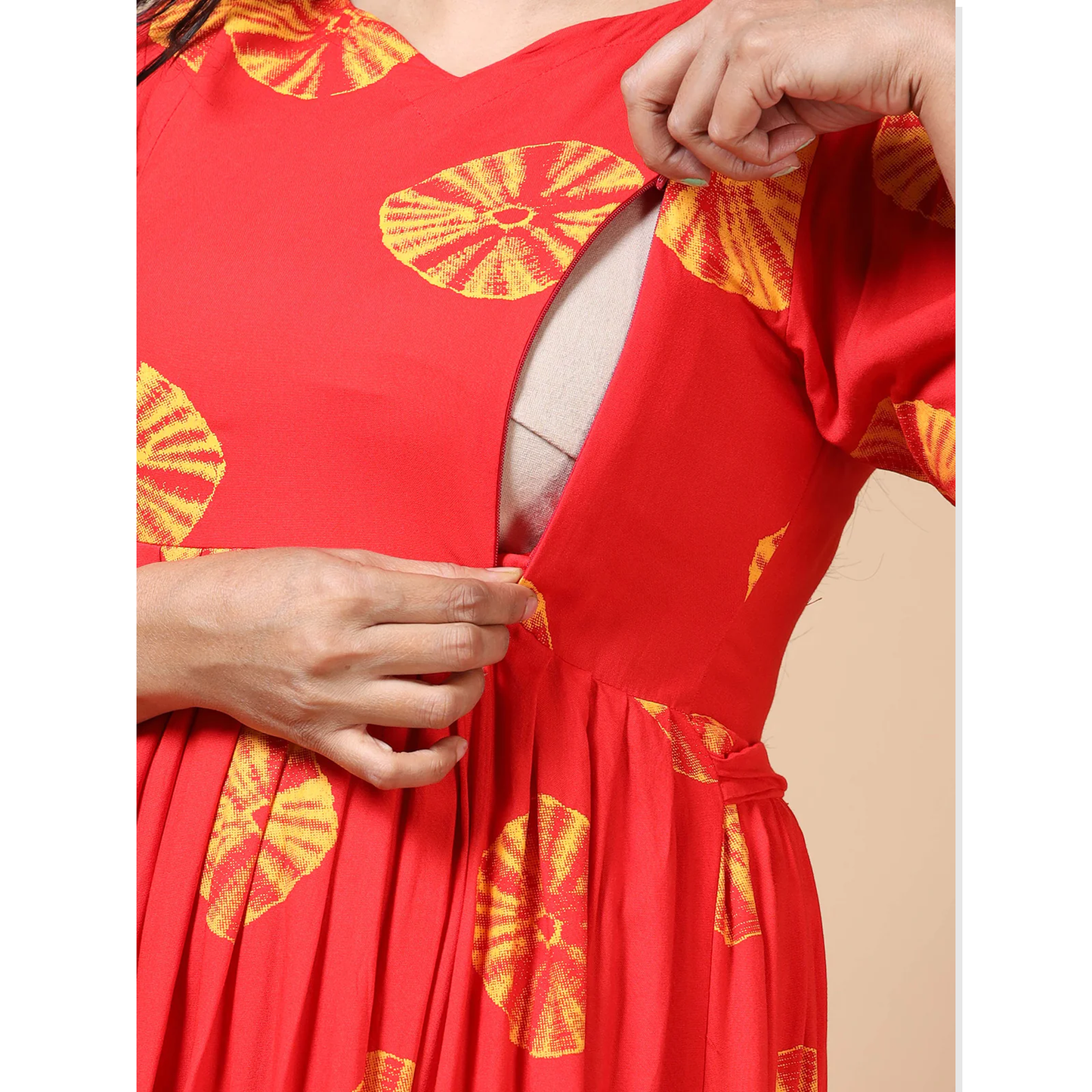 Unique Red Feeding Maxi (Invisible Zip)